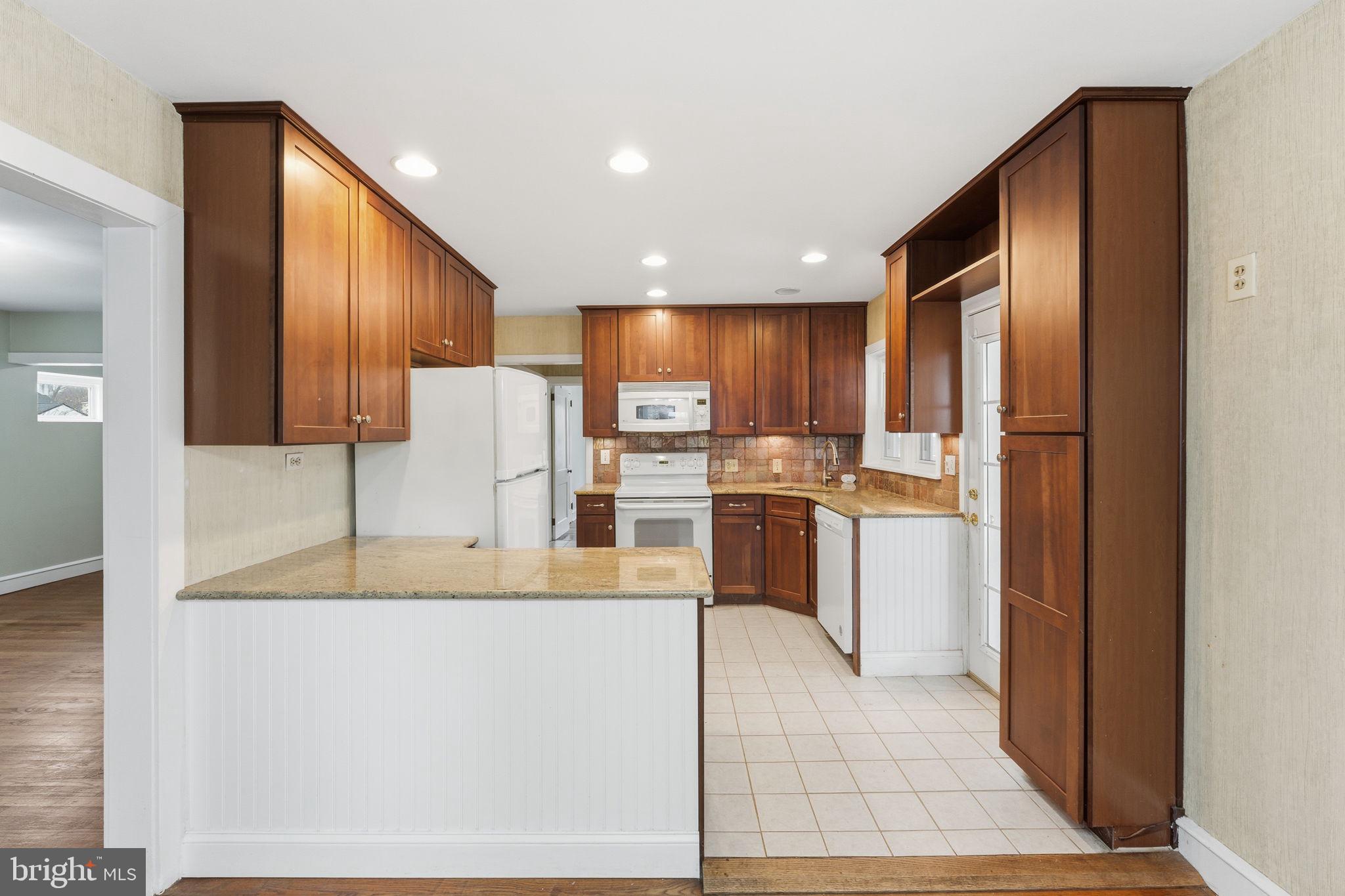 324 Rogers Road Norristown, PA 19403 - Photo 10 of 42