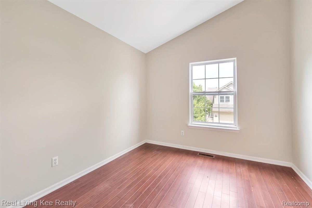 82 Eagle Ridge Road Lake Orion, MI 48360 - Photo 34 of 44 31-82-Eagle-Ridge-Rd-WindowStill-Re.jpg