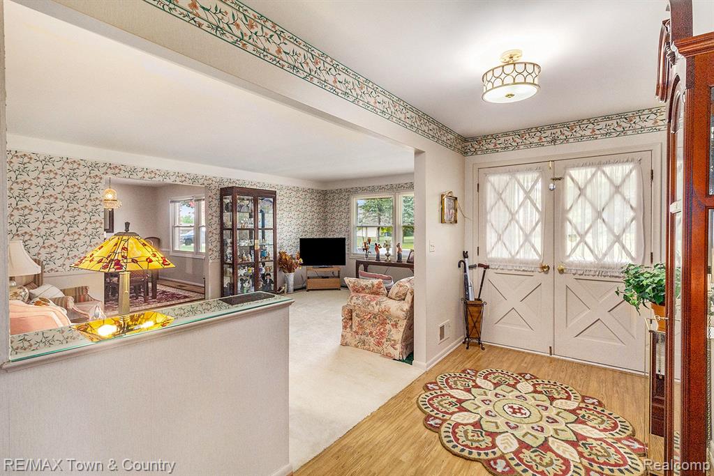 6170 Kings Scepter Road Grand Blanc, MI 48439 - Photo 3 of 34