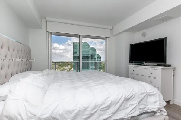 $380,000 | 4250 Biscayne Boulevard, Unit 1205, Miami, FL 33137