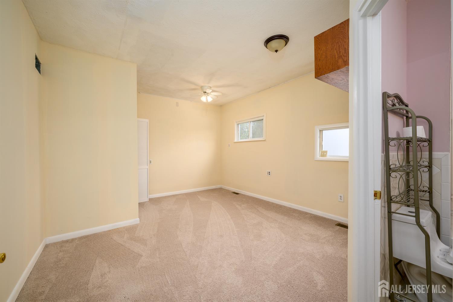 65 Orange Street Edison, NJ 08817 - Photo 25 of 51 a view of an empty room