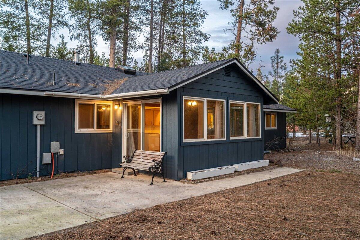 51520 Ash Road La Pine, OR 97739 - Photo 8 of 57 47-Twilight
