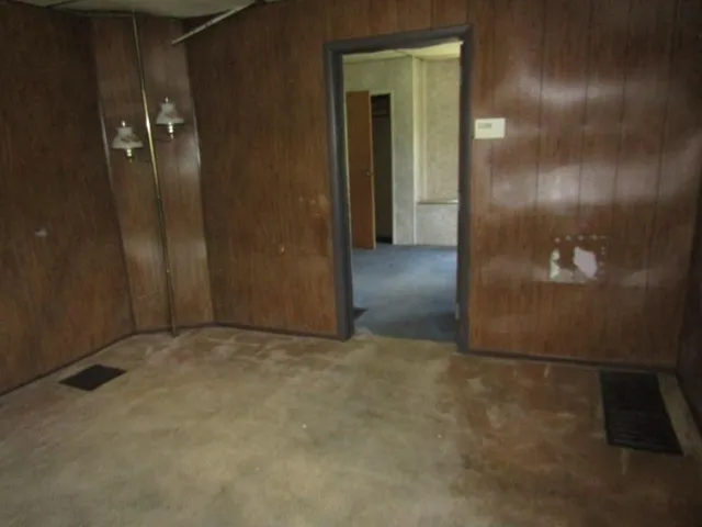 $40,000 | 6 Browarsky Boulevard, Avella, PA 15312