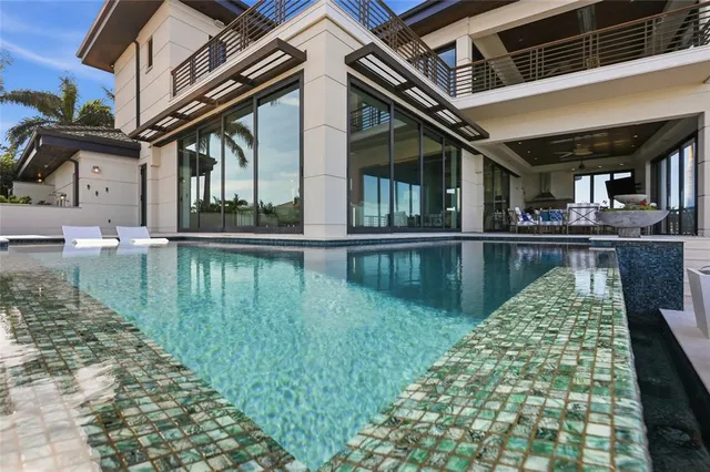 $9,875,000 | 600 Wedge Lane, Longboat Key, FL 34228