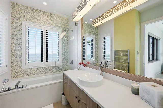 $9,875,000 | 600 Wedge Lane, Longboat Key, FL 34228