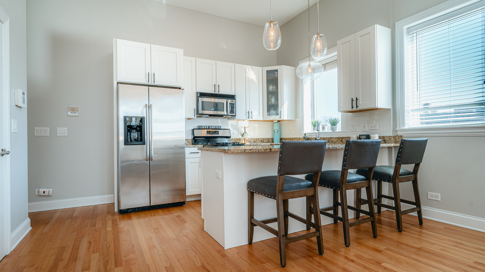 2038 West Iowa Street, Unit 3E Chicago, IL 60622 - Photo 5 of 21