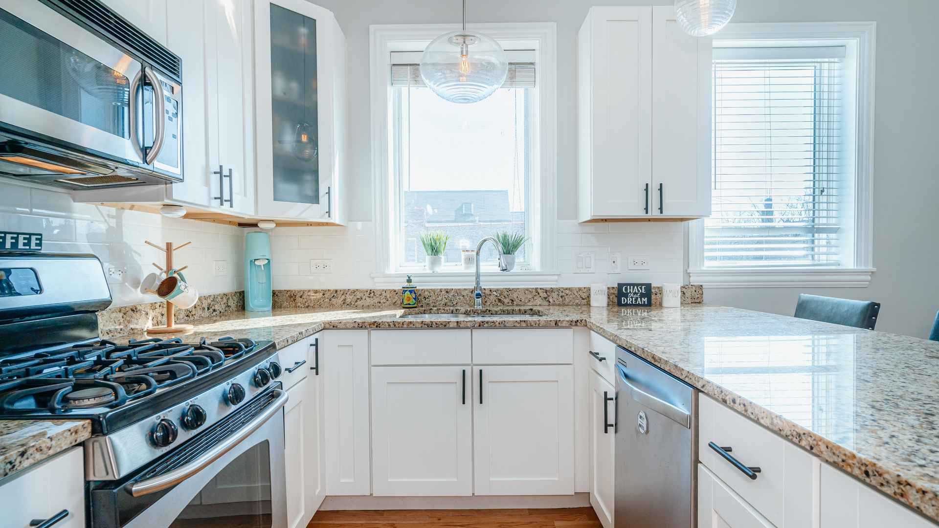 2038 West Iowa Street, Unit 3E Chicago, IL 60622 - Photo 6 of 21