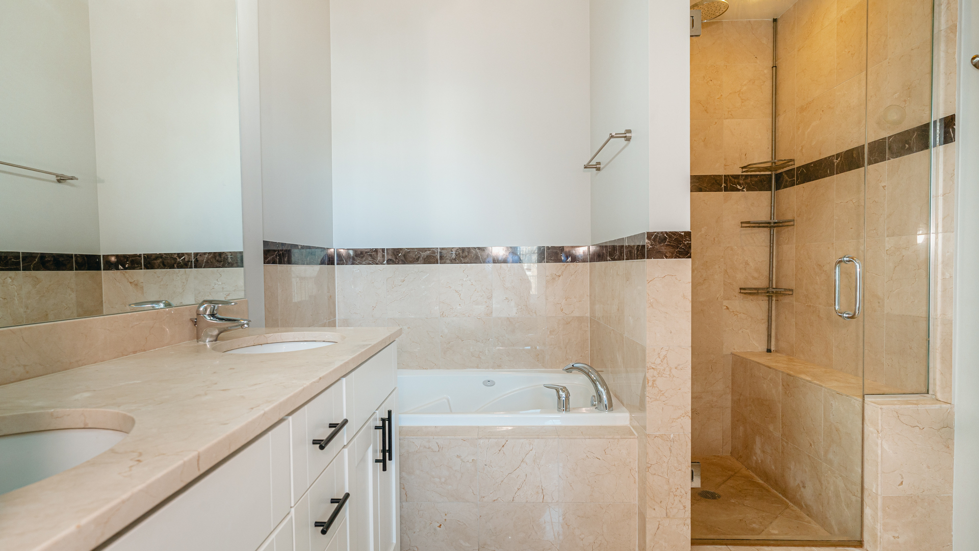 2038 West Iowa Street, Unit 3E Chicago, IL 60622 - Photo 10 of 21