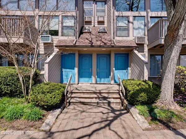 $425,000 | 1465 East Putnam Avenue, Unit 102, Greenwich, CT 06870