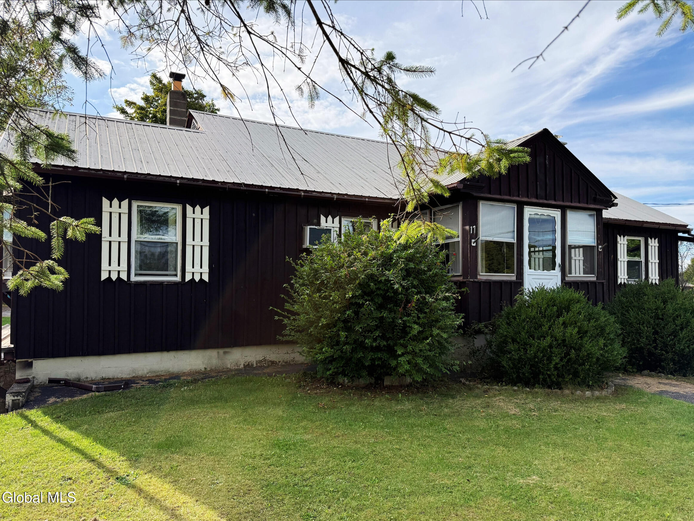 17 Green Barn Road Hudson Falls, NY 12839 - Photo 3 of 37 ee98b609-6400-4ba6-ad4e-95efe95a3d1d