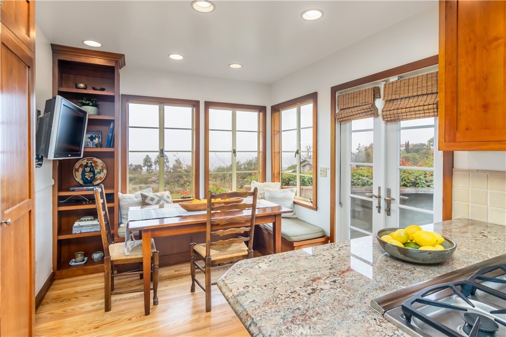 751 Ridgeside Drive Monrovia, CA 91016 - Photo 24 of 65 Kitchen