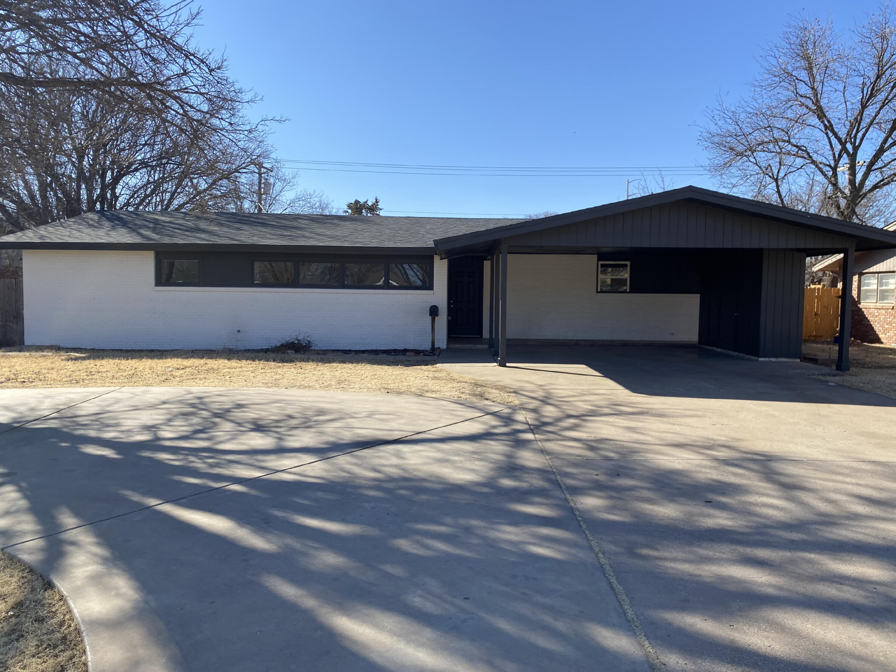 a house view with a outdoor space