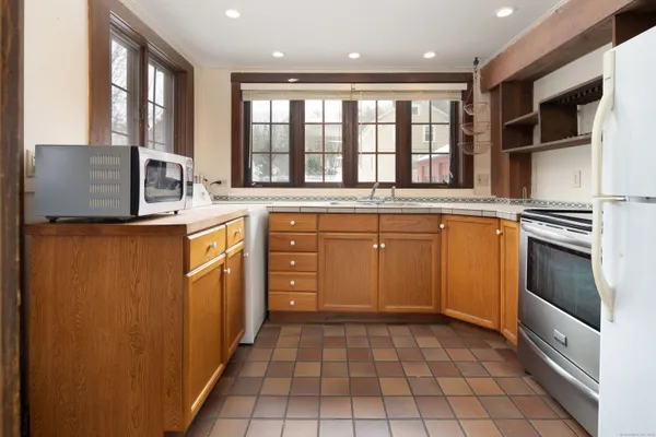 $550,000 | 16 Highway 63, Canaan, CT 06031