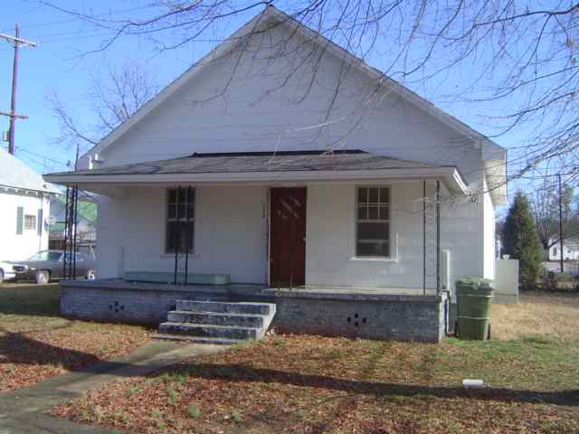 114 Locust Street Clinton, SC 29325 - Photo 1 of 8 Gallery Image 1