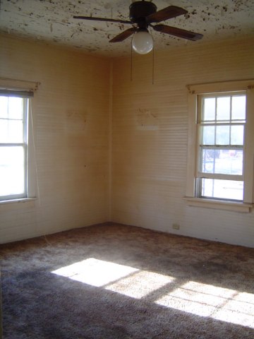 114 Locust Street Clinton, SC 29325 - Photo 2 of 8 Gallery Image 2