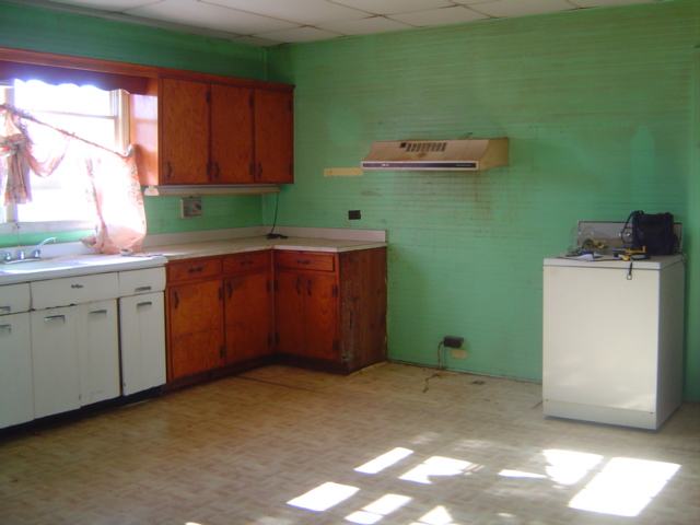 114 Locust Street Clinton, SC 29325 - Photo 3 of 8 Gallery Image 3