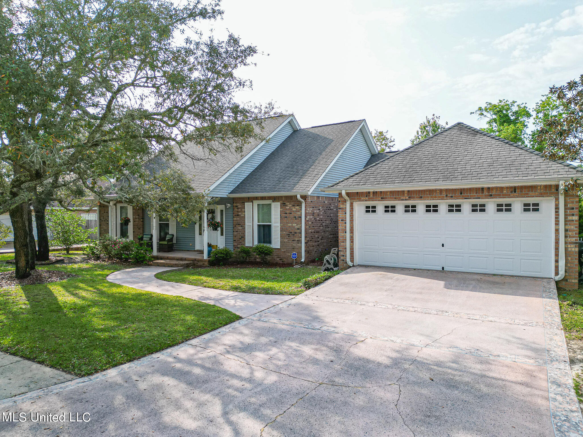 2565 Spring Ridge Drive Biloxi, MS 39531 - Photo 3 of 32 2565 Spring Ridge-117001-2