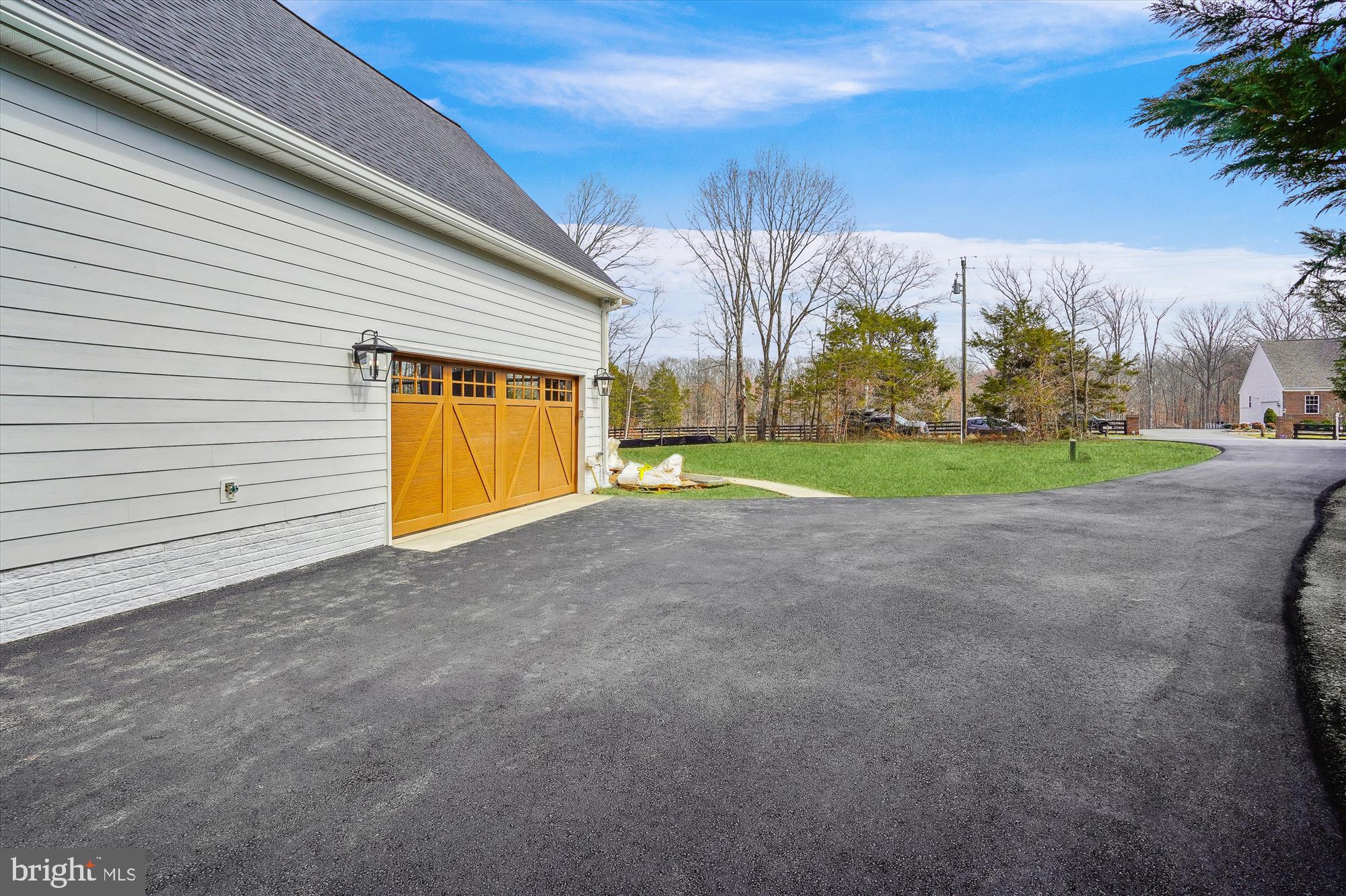 16510 Gaines Road Broad Run, VA 20137 - Photo 35 of 71 Driveway