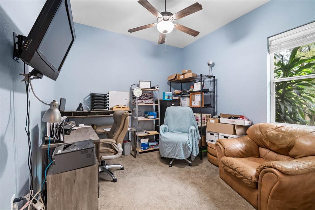 4028 Castlewood Road Seffner, FL 33584 - Photo 19 of 40