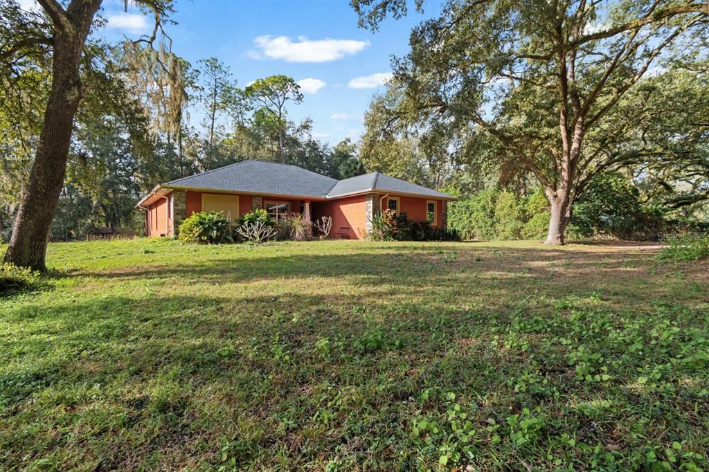 4028 Castlewood Road Seffner, FL 33584 - Photo 2 of 40