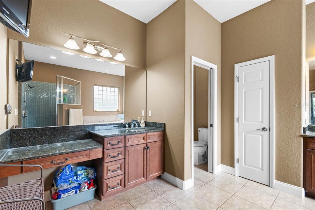 4028 Castlewood Road Seffner, FL 33584 - Photo 24 of 40