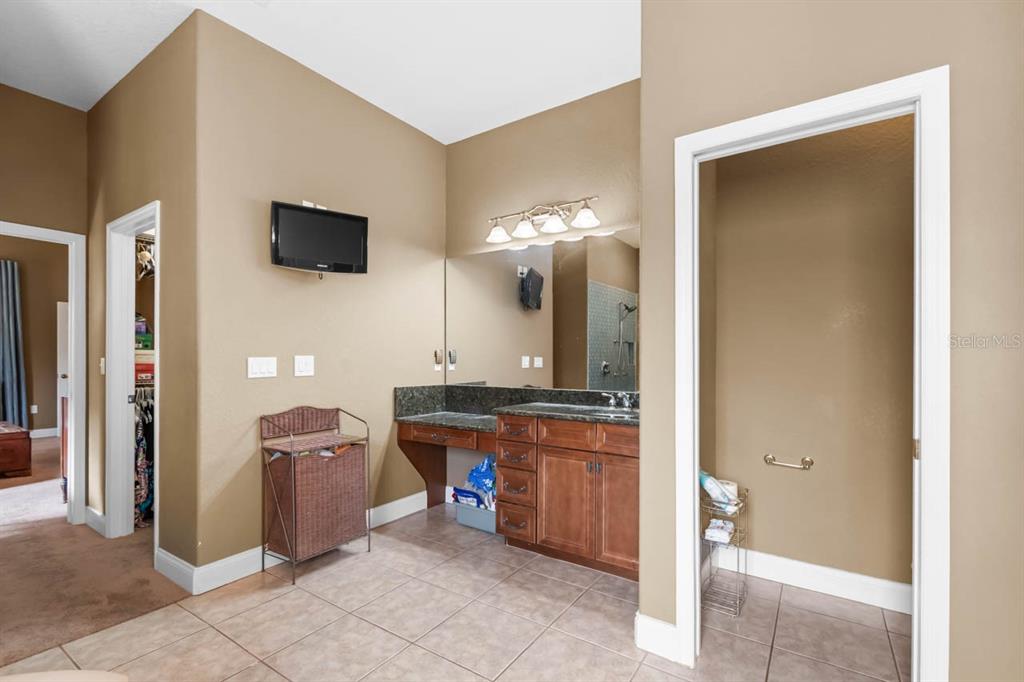 4028 Castlewood Road Seffner, FL 33584 - Photo 25 of 40