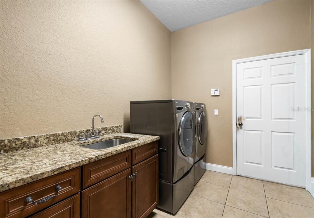 4028 Castlewood Road Seffner, FL 33584 - Photo 29 of 40