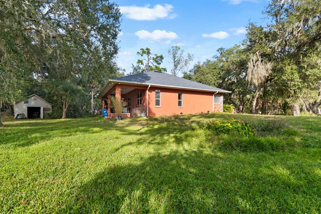 4028 Castlewood Road Seffner, FL 33584 - Photo 35 of 40