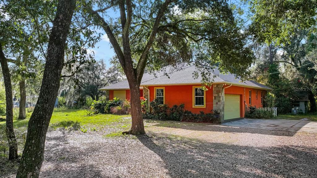 4028 Castlewood Road Seffner, FL 33584 - Photo 4 of 40