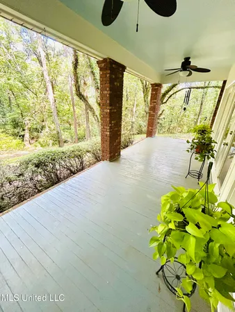 $450,000 | 11 Aberdeen Road, Natchez, MS 39120