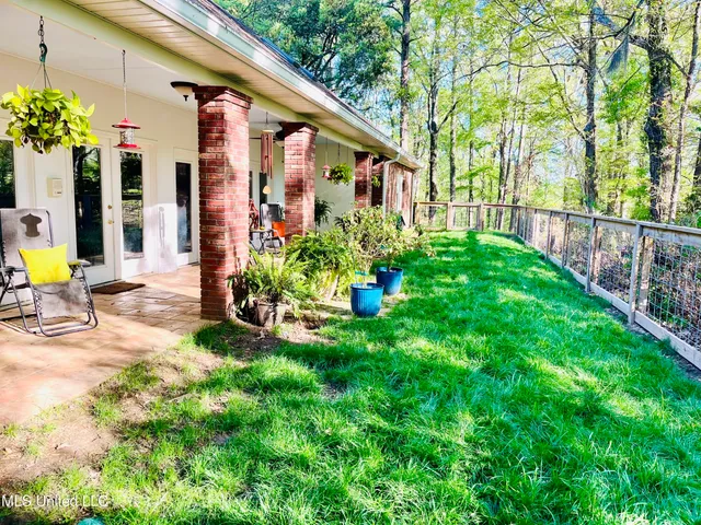 $450,000 | 11 Aberdeen Road, Natchez, MS 39120