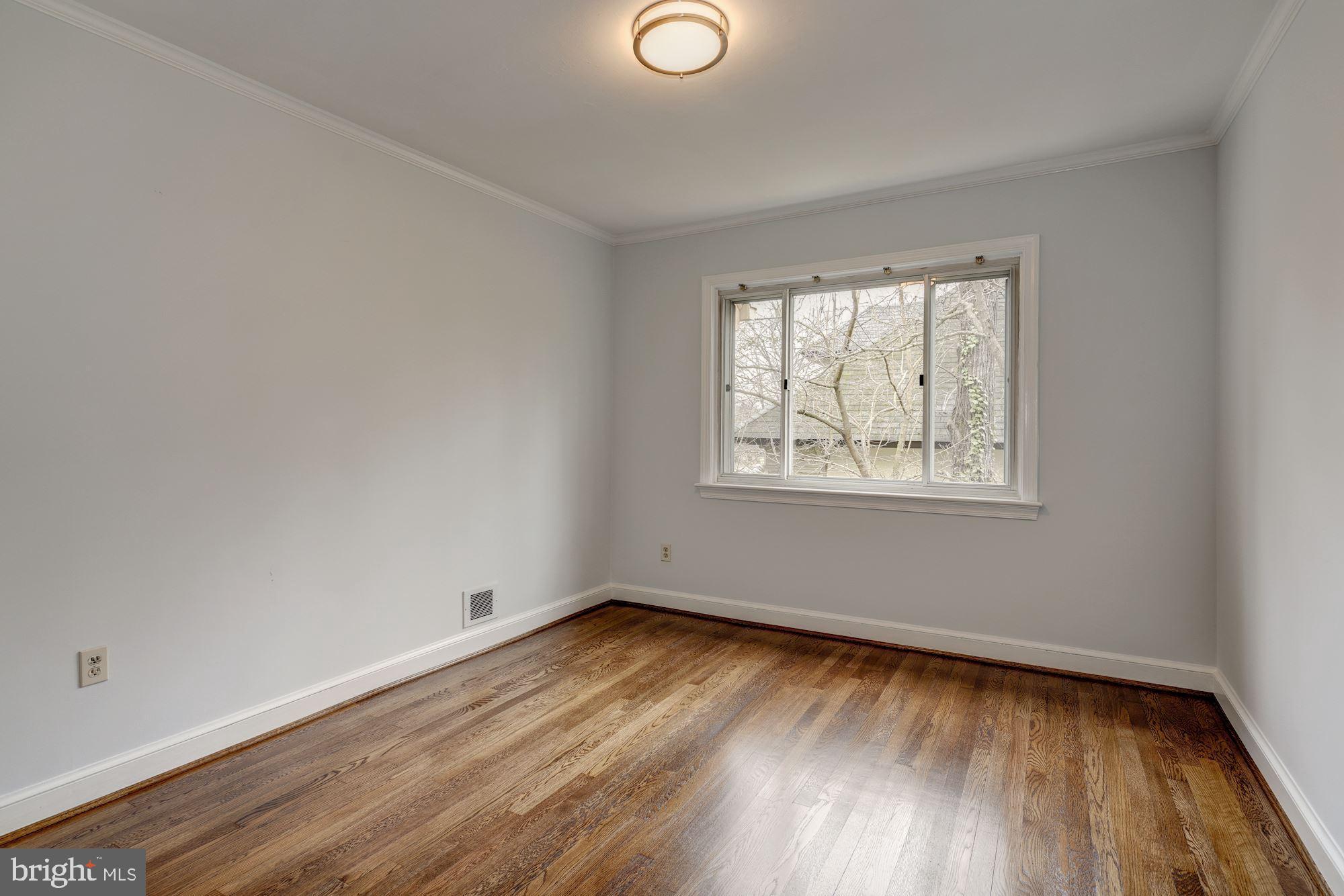 6520 Greentree Road Bethesda, MD 20817 - Photo 17 of 25 Large Bedroom #3