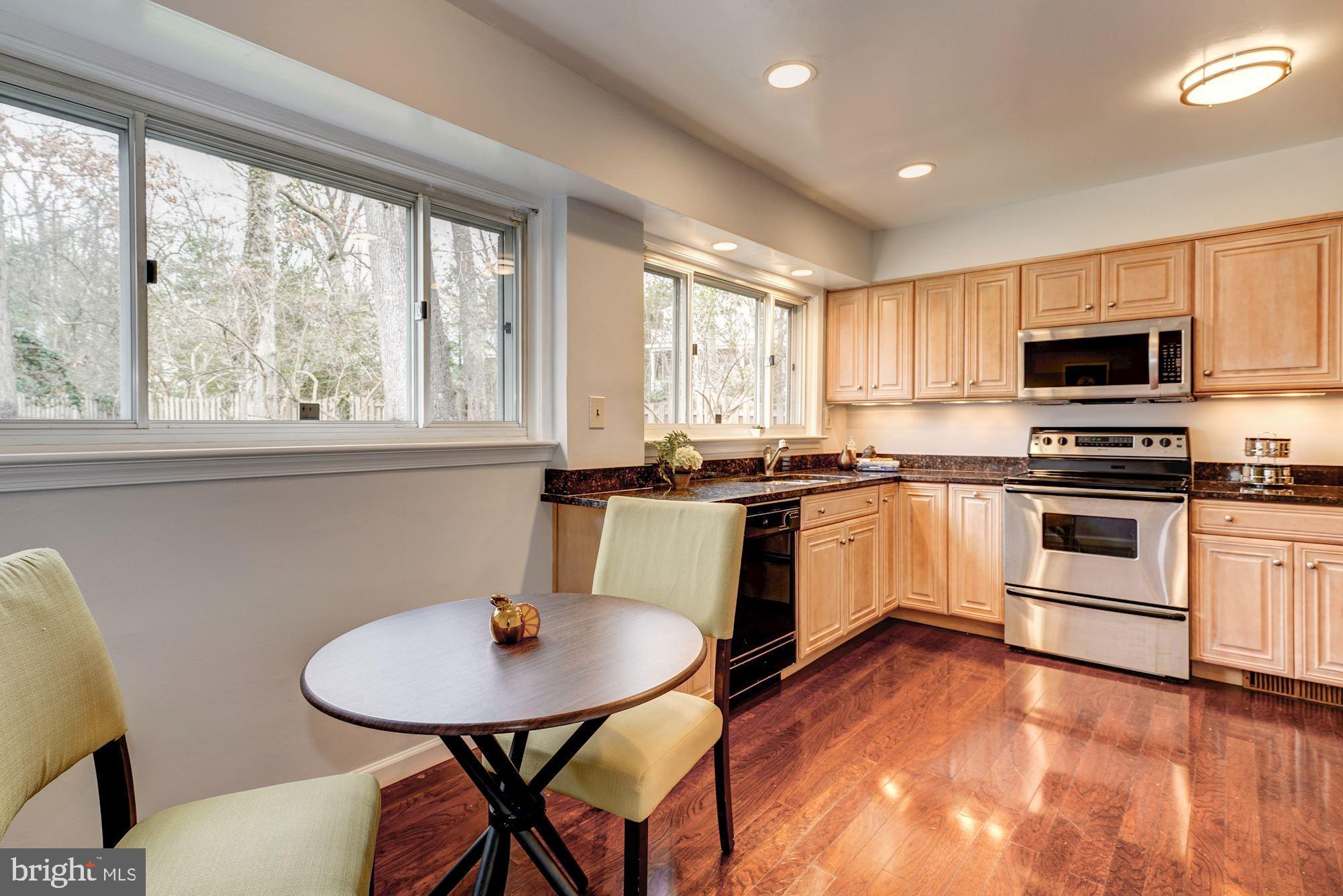 6520 Greentree Road Bethesda, MD 20817 - Photo 6 of 25 Bright Table Space Kitchen