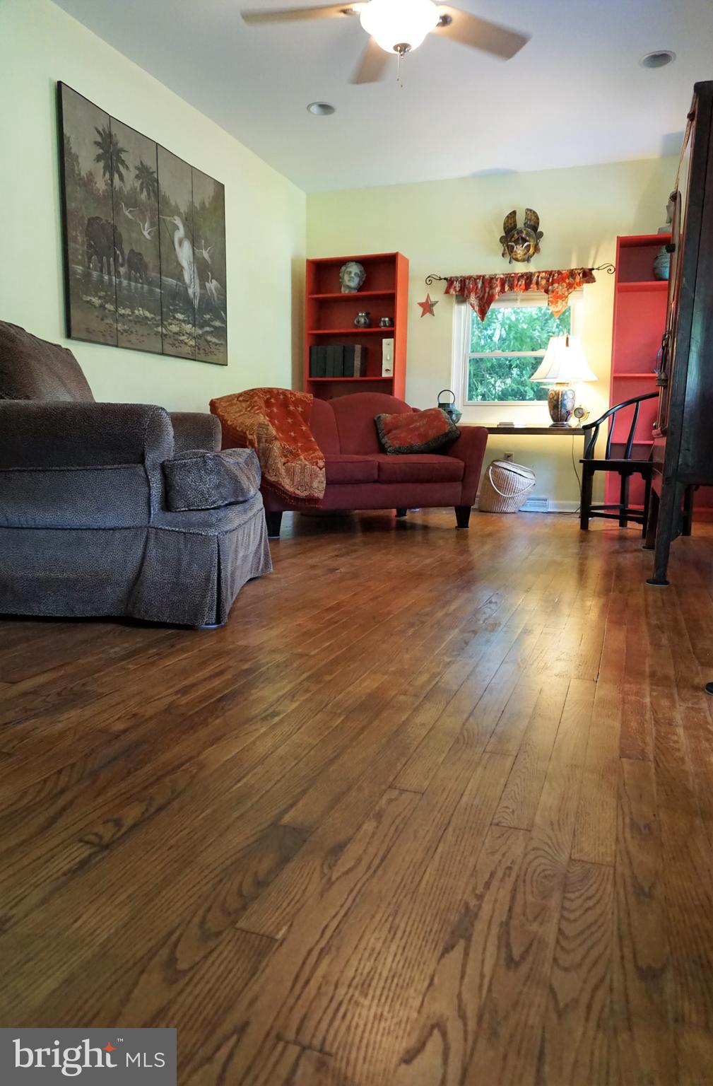 578 Edgewood Road York, PA 17402 - Photo 20 of 43 Beautiful Hardood floors