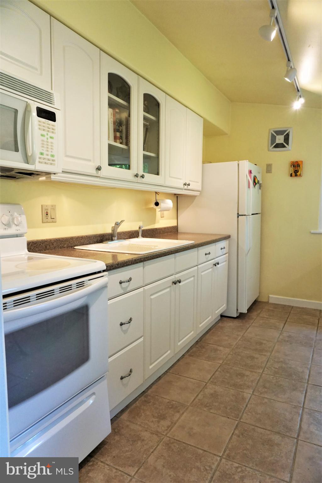 578 Edgewood Road York, PA 17402 - Photo 28 of 43 Gallery Image 28
