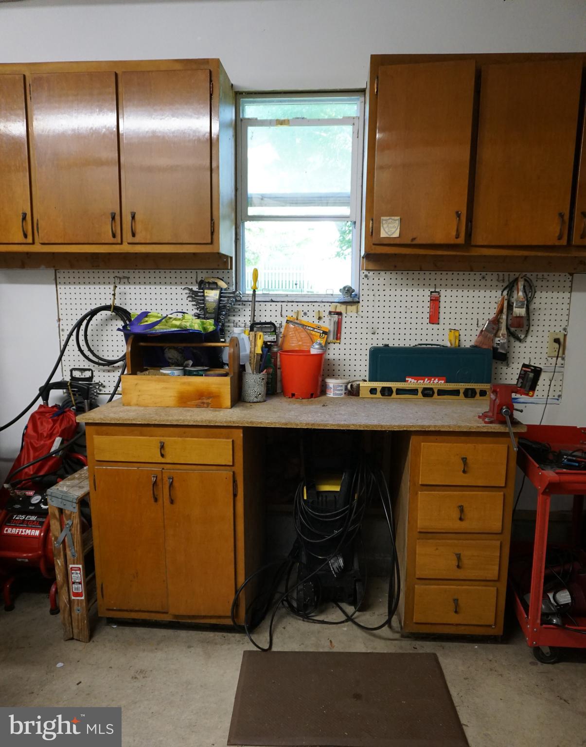 578 Edgewood Road York, PA 17402 - Photo 42 of 43 Work bench in garage