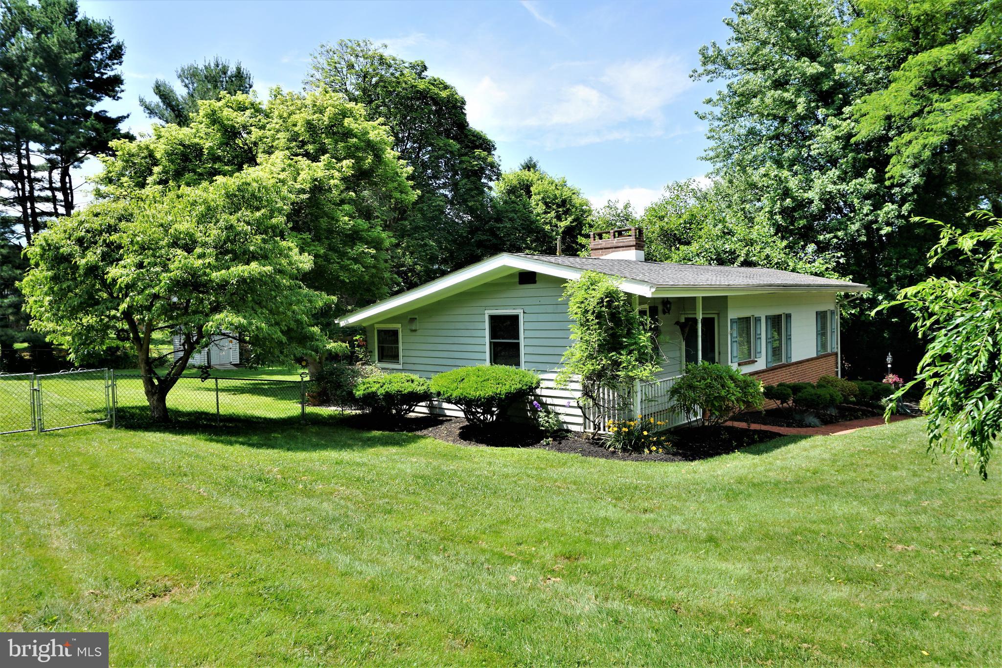 578 Edgewood Road York, PA 17402 - Photo 6 of 43 Gallery Image 6