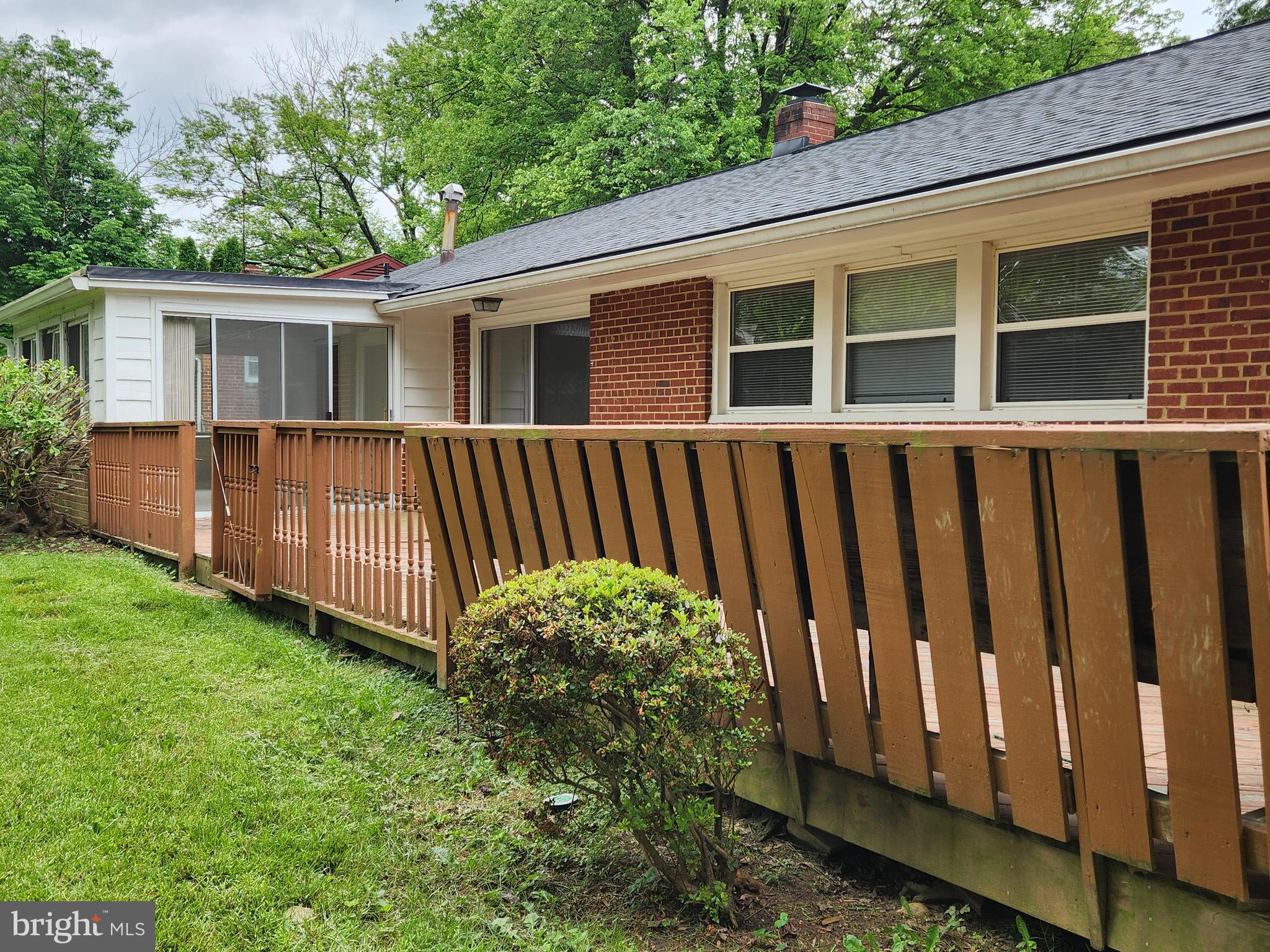 7510 Hogarth Street Springfield, VA 22151 - Photo 11 of 47 Back deck