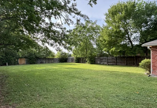 $2,000 | 17323 Camberwell Green Lane, Houston, TX 77070