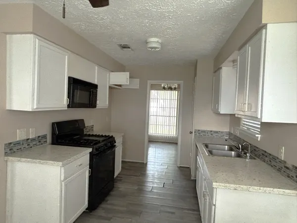 $2,000 | 17323 Camberwell Green Lane, Houston, TX 77070