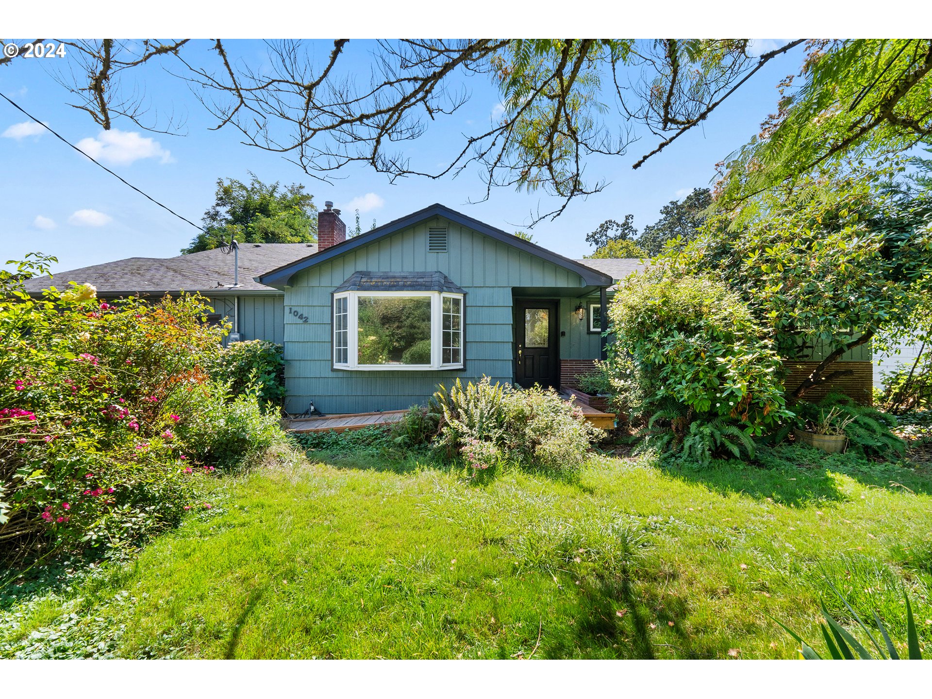 1042 Cal Young Road Eugene, OR 97401 - Photo 2 of 44 Gallery Image 2