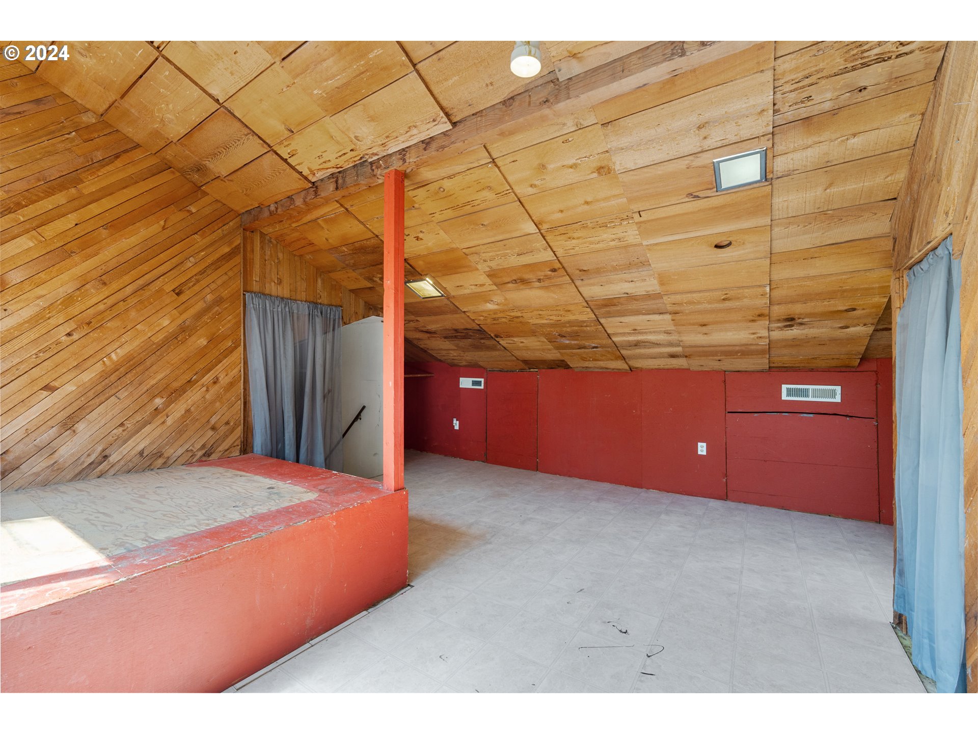 1042 Cal Young Road Eugene, OR 97401 - Photo 31 of 44 Gallery Image 31