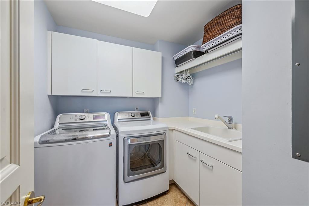 8787 Bay Colony Drive, Unit 903 Naples, FL 34108 - Photo 29 of 33