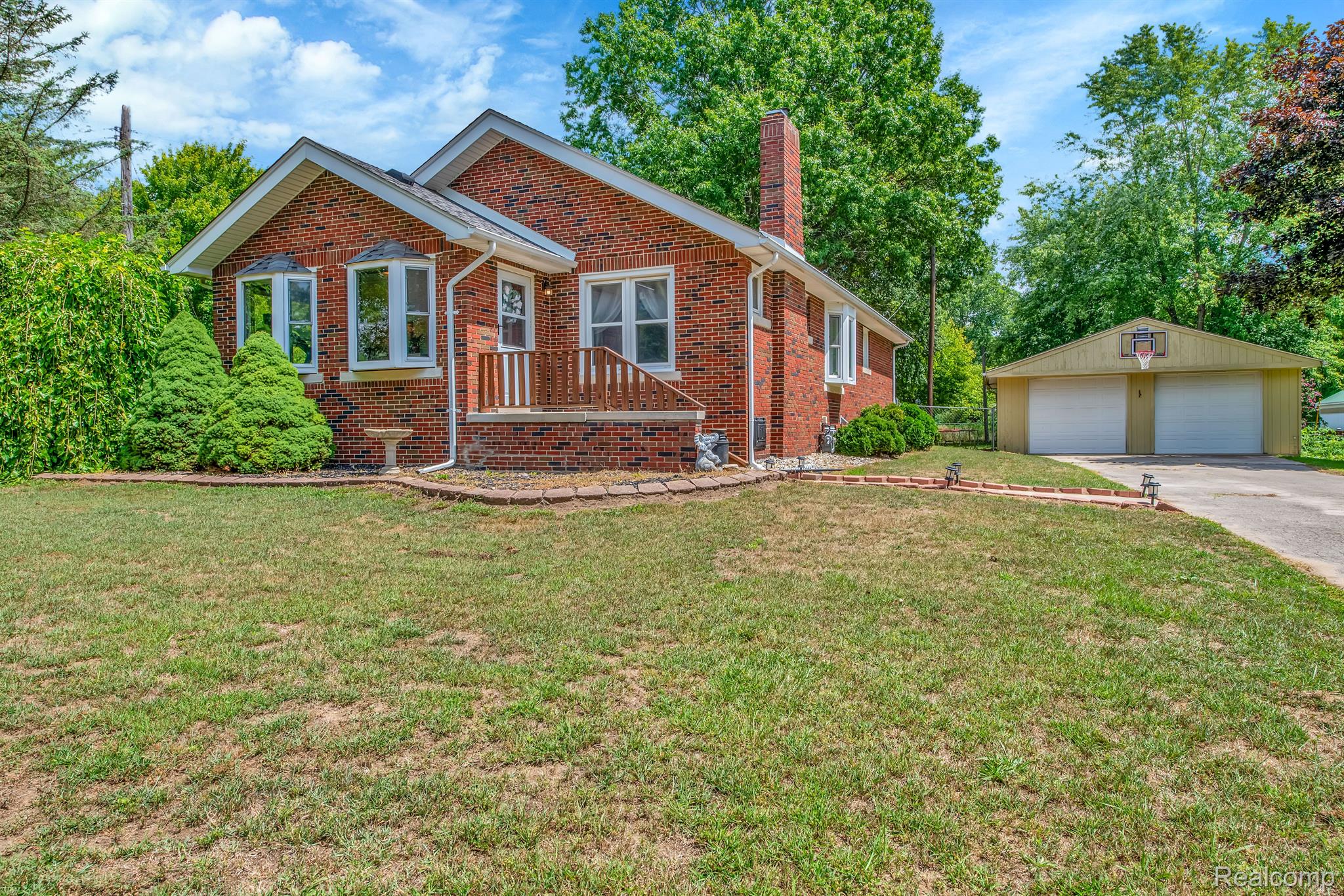 21875 Dickinson Road New Boston, MI 48164 - Photo 3 of 36 Gallery Image 3