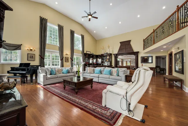 $2,900,000 | 2851 West Rascher Avenue, Chicago, IL 60625