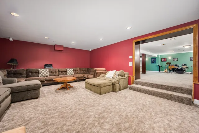 $2,900,000 | 2851 West Rascher Avenue, Chicago, IL 60625