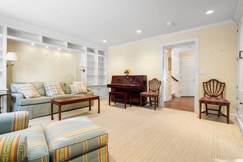 55 Fairgreen Place, Unit 55 Brookline, MA 02467 - Photo 11 of 24