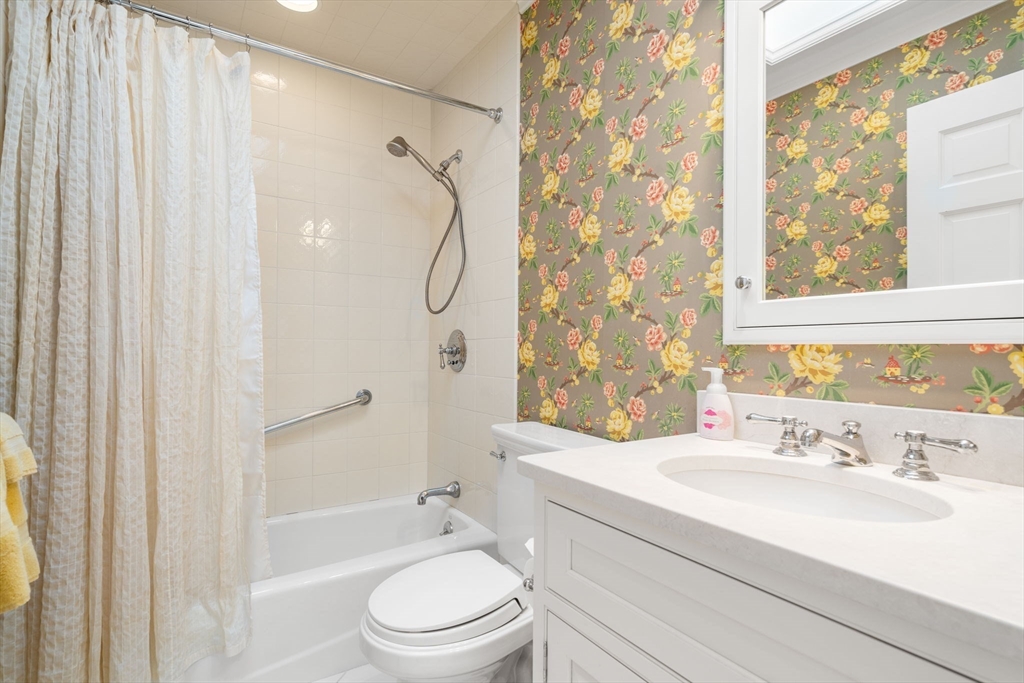 55 Fairgreen Place, Unit 55 Brookline, MA 02467 - Photo 16 of 24