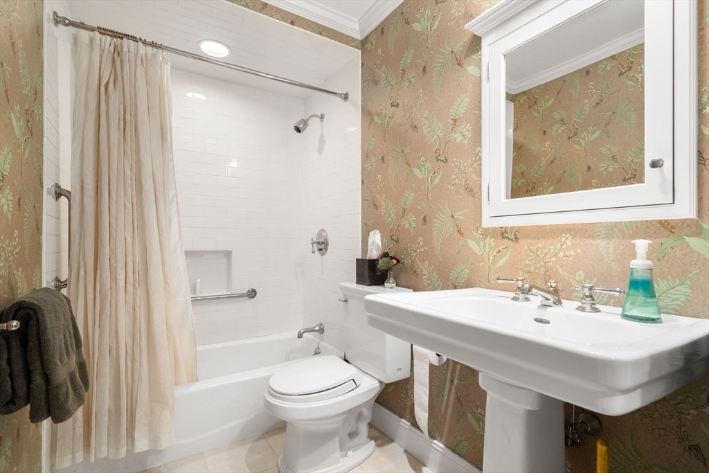 55 Fairgreen Place, Unit 55 Brookline, MA 02467 - Photo 17 of 24