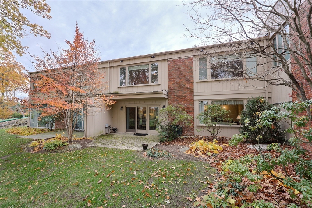 55 Fairgreen Place, Unit 55 Brookline, MA 02467 - Photo 18 of 24